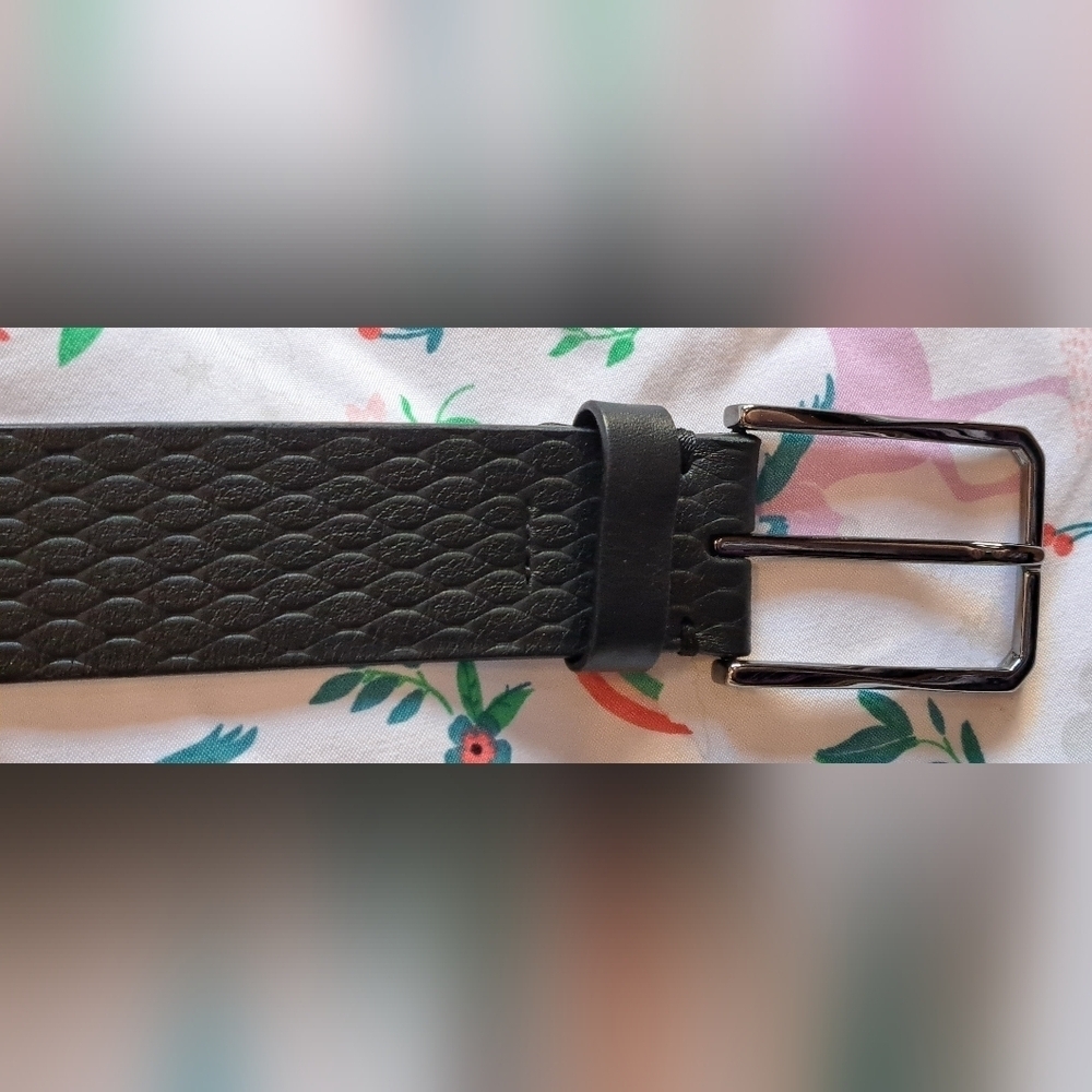 EUC Leyva Snake Scale Embossed Black Smooth Spanish Leather Handmade Belt 40in - Picture 2 of 4
